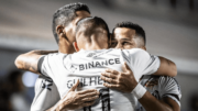 Jogadores do Santos comemorando gol sobre Ituano, pela Série B (foto: Raul Baretta/Santos FC)