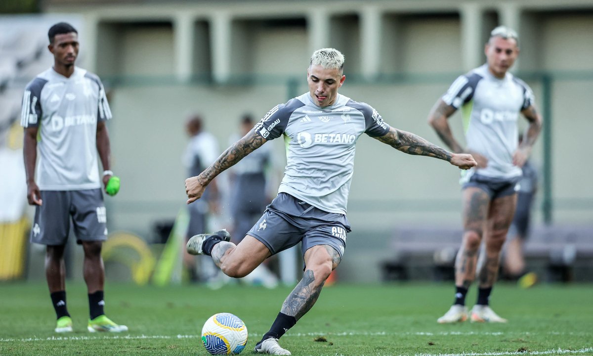 Saravia em treino do Atlético na Cidade do Galo (foto: Pedro Souza/Atlético)