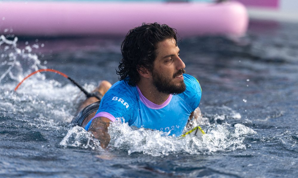 Felipe Toledo na estreia do Surfe (foto: Ed Sloane / POOL / AFP)