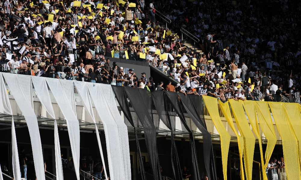 Torcedores do Atlético na Arena MRV - (foto: Alexandre Guzanshe/EM/D.A Press.)