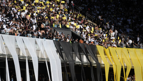 Torcida do Atlético na Arena MRV (foto: Alexandre Guzanshe / EM / D.A Press)