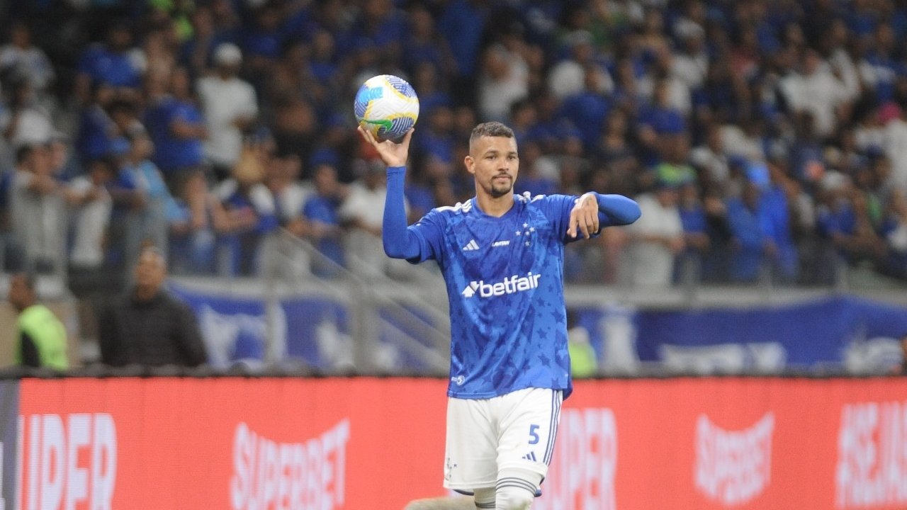 Zé Ivaldo, jogador do Cruzeiro (foto: Alexandre Guzanshe/EM/DA Press)