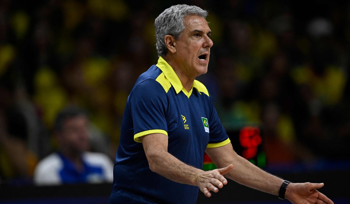 José Roberto Guimarães, técnico da Seleção Brasileira Feminina (foto: MAURO PIMENTEL / AFP)
