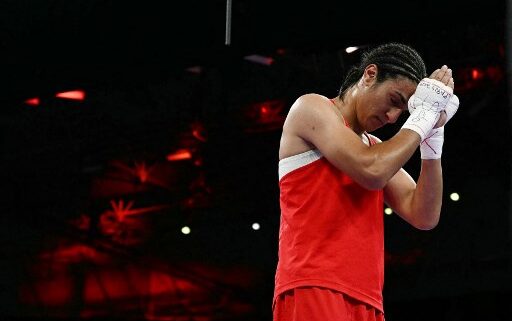 Boxeadora argelina Imane Khelif (foto: MOHD RASFAN / AFP)