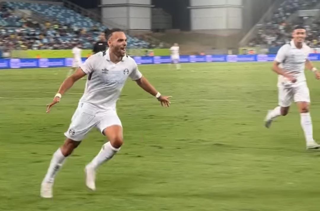 Braithwaite comemorando gol (foto: Reprodução)