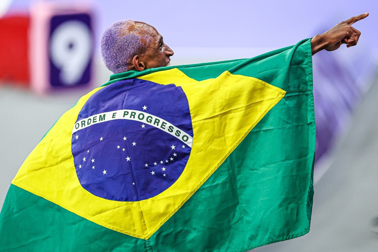 Piu com a bandeira do Brasil nas costas (foto: Wander RobertoCOB)