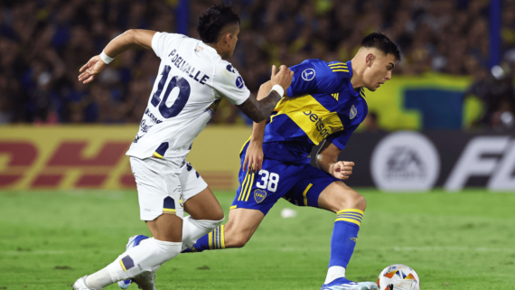 Aaron Anselmino, defensor do Chelsea emprestado ao Boca Juniors (foto: Alejandro Pagni/AFP)