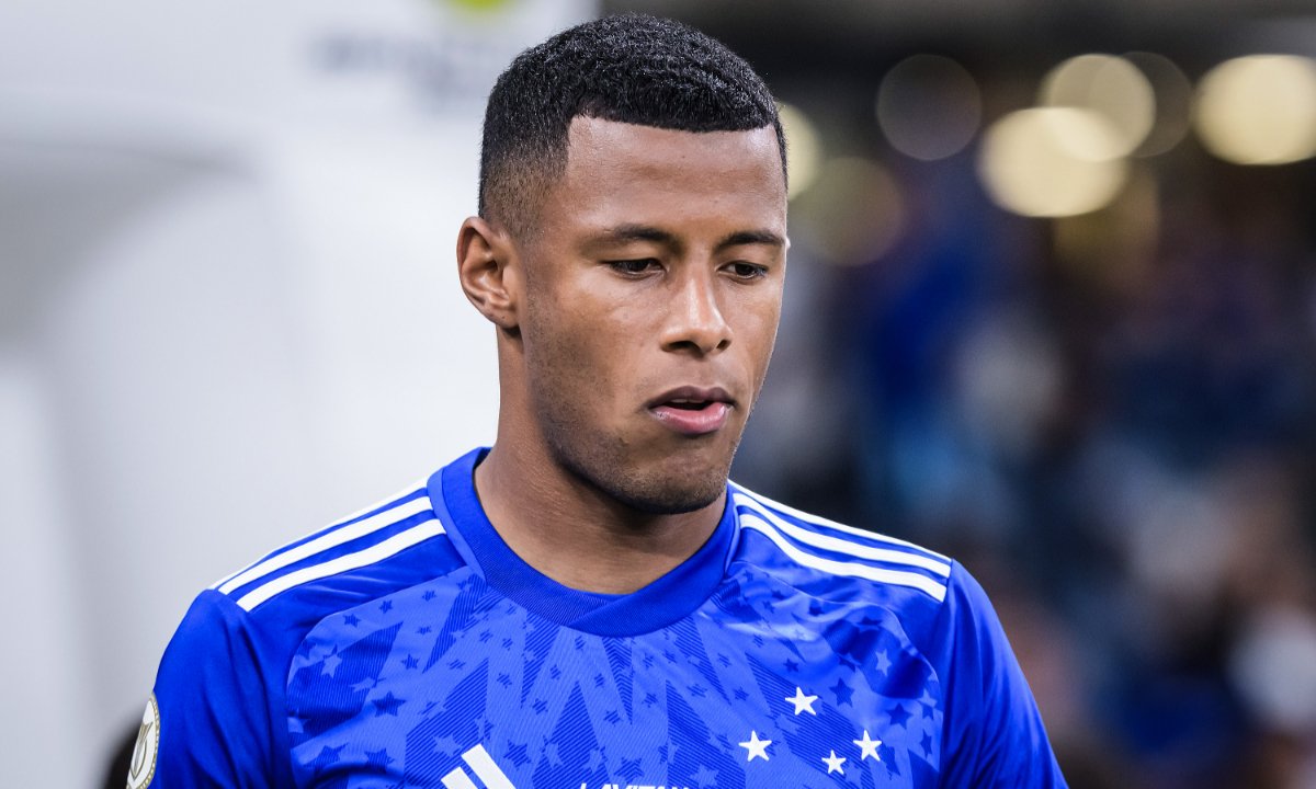 Arthur Gomes em jogo do Cruzeiro (foto: Gustavo Aleixo/Cruzeiro)