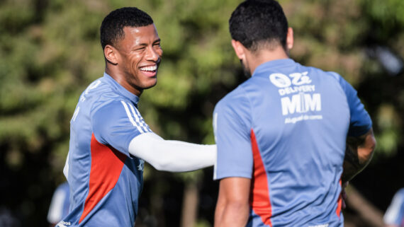 Arthur Gomes em treino do Cruzeiro (foto: Gustavo Aleixo/Cruzeiro)