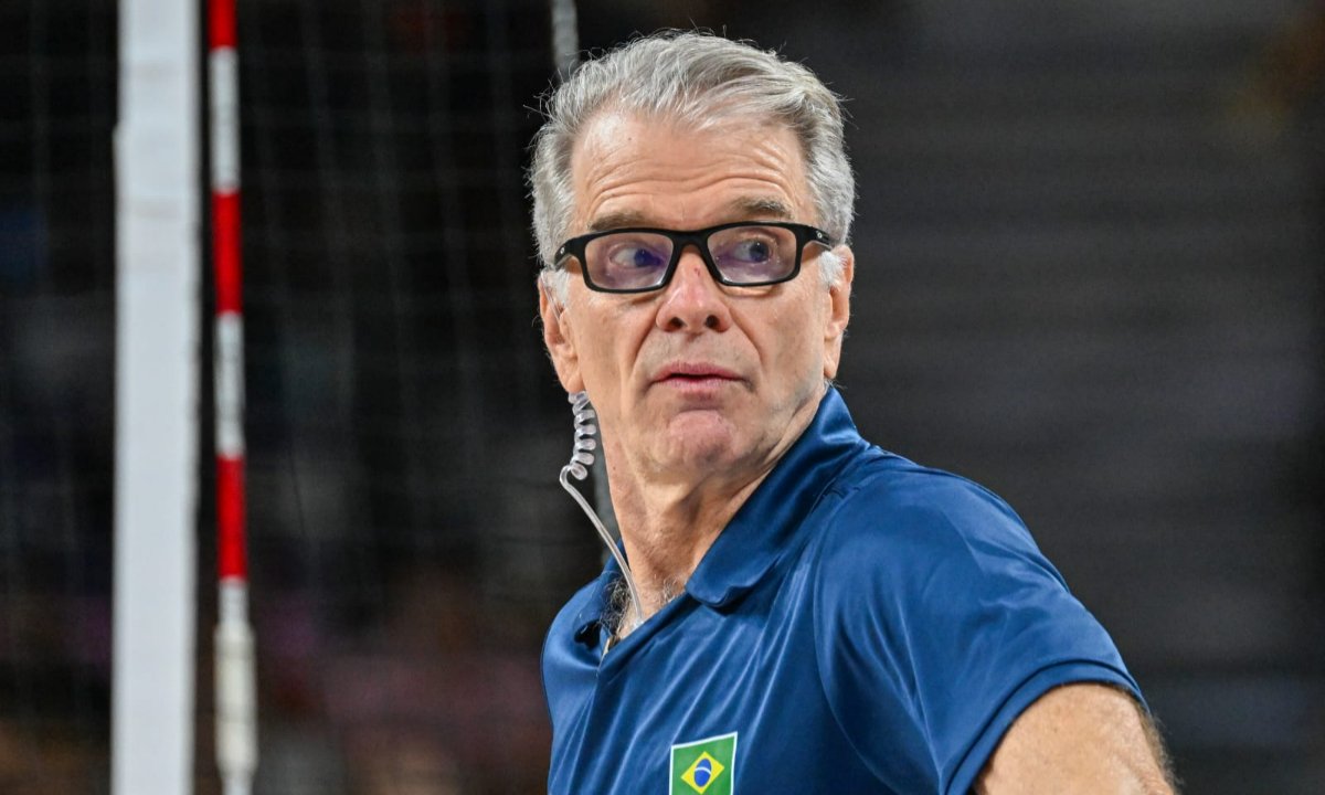 Bernardinho em jogo do Brasil em Paris 2024 (foto: Leandro Couri/EM/D.A.Press)