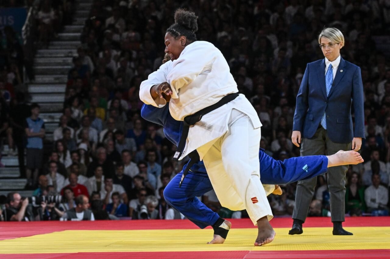 Bia Souza dá golpe em lutadora de Israel (foto: Leandro Couri/EM/D.A Press)