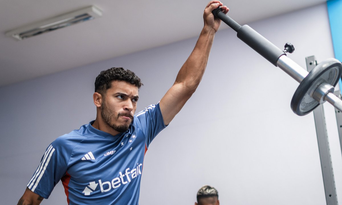 William, lateral-direito do Cruzeiro, em treino interno (foto: Gustavo Aleixo/Cruzeiro)