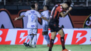 Dinenno comemora gol pelo Cruzeiro (foto: Gustavo Aleixo/Cruzeiro)