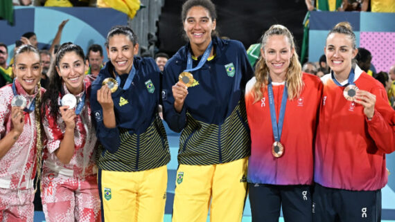 Ana Patrícia e Duda ganharam o ouro no vôlei de praia em Paris (foto: Leandro Couri/EM D.A Press)