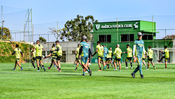 América em treino no CT Lanna Drumond (foto: Mourão Panda/América)