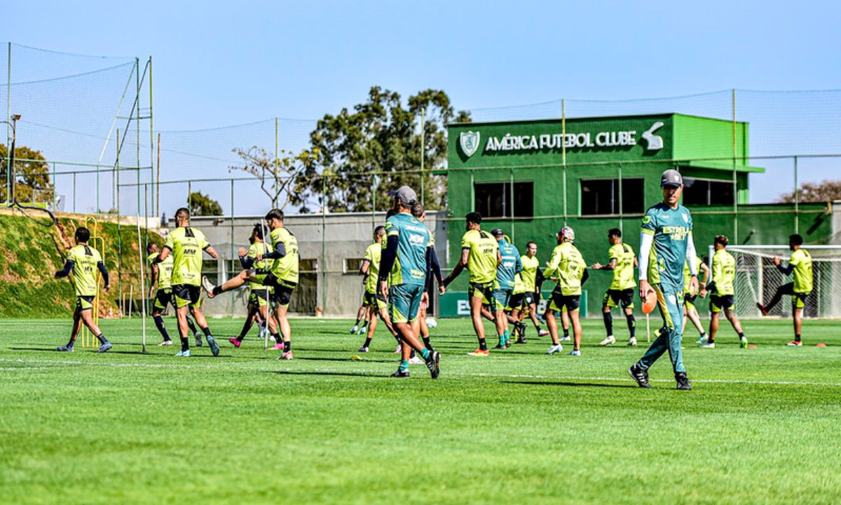 América em treino no CT Lanna Drumond (foto: Mourão Panda/América)