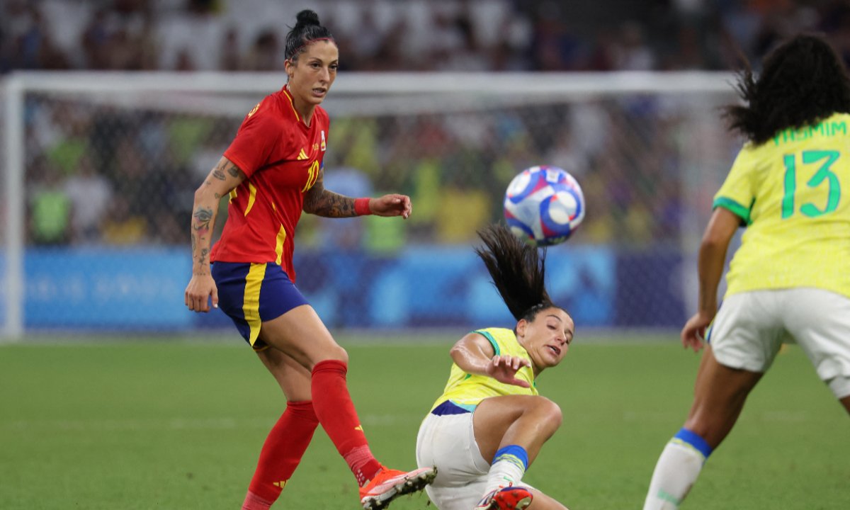 Brasil e Espanha em jogo pela semifinal da Olimpíada de Paris (foto: AFP)
