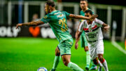 Fabinho, atacante do América, em jogo da Série B (foto: Mourão Panda/América)