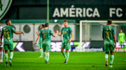 América em jogo da Série B (foto: Mourão Panda/América)