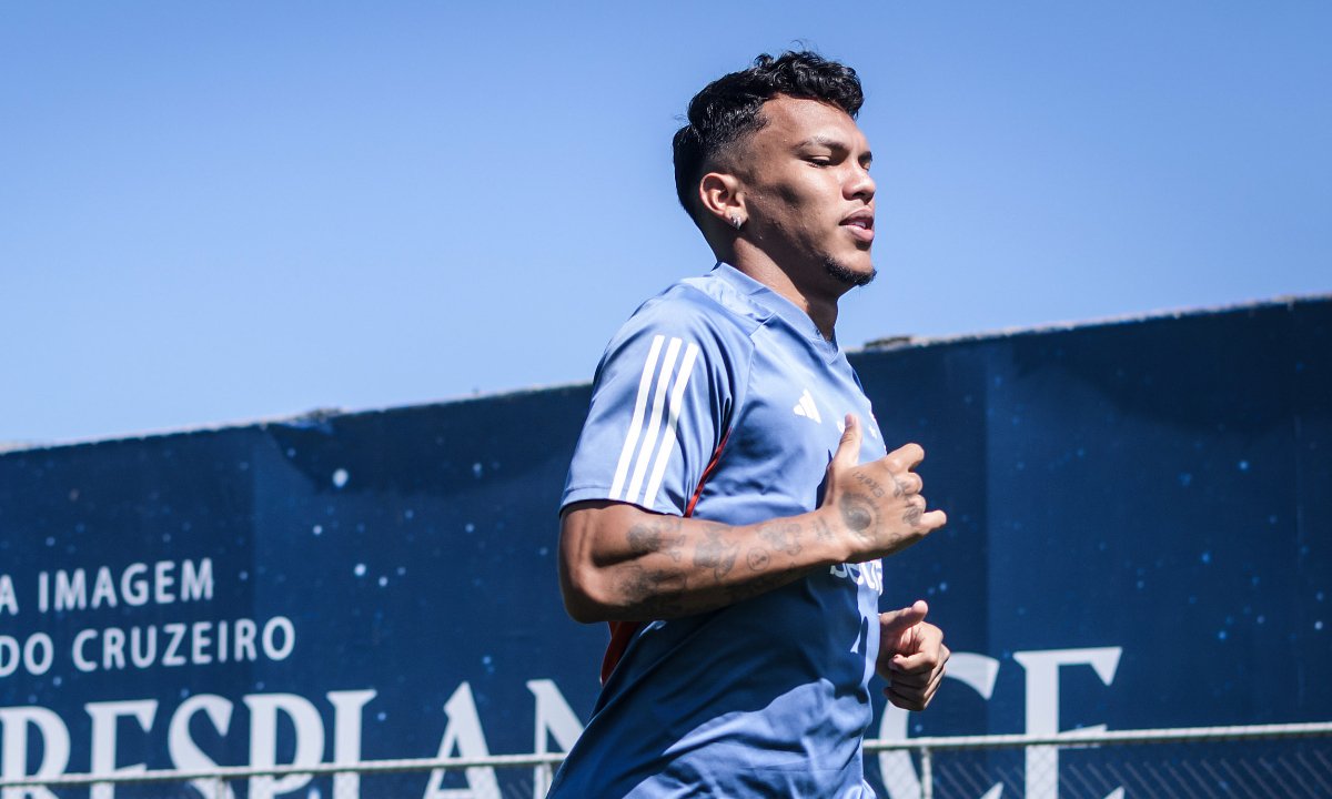 Gabriel Veron em treino do Crueiro (foto: Gustavo Aleixo/Cruzeiro)