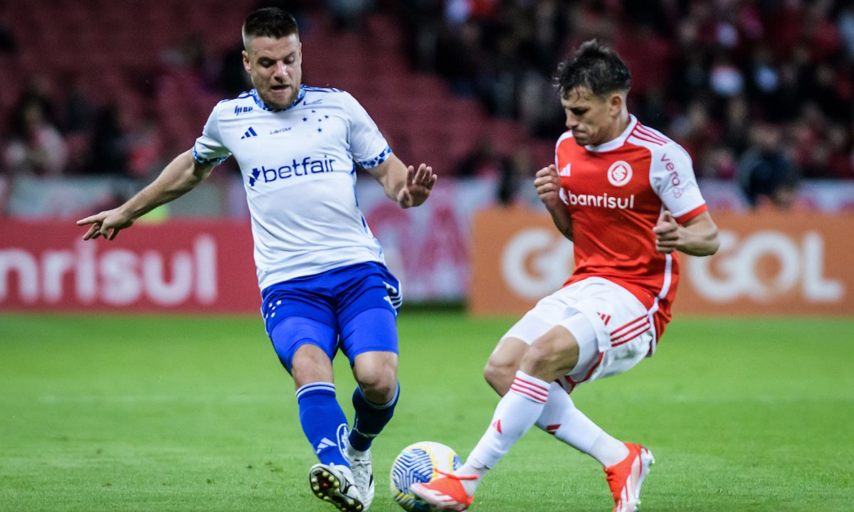 Ramiro em lance de jogo contra o Inter (foto: Gustavo Aleixo/Cruzeiro)