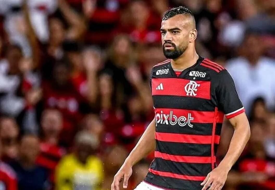 Fabrício Bruno com a camisa do Flamengo (foto: Marcelo Cortes/Flamengo)