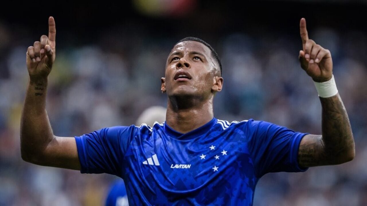 Arthur Gomes em jogo pelo Cruzeiro (foto: Gustavo Aleixo/Cruzeiro)