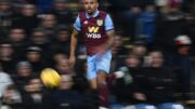 Vitinho em ação pelo Burnley (foto: Paul Ellies/AFP via Getty Images)