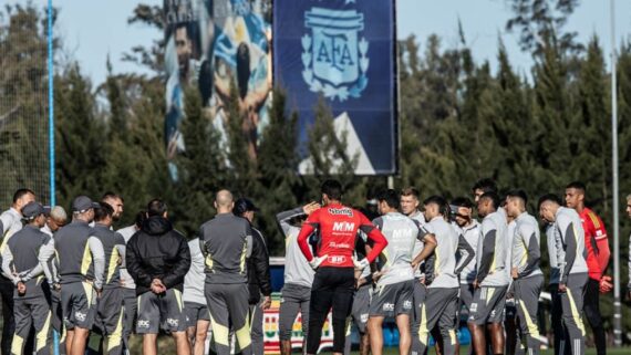 Jogadores do galo em treino (foto: Pedro Souza / Atlético)