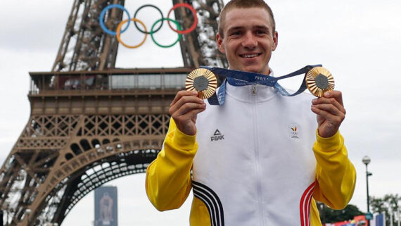 Remco Evenepoel conquistou duas medalhas de ouro para a Bélgica (foto: Odd ANDERSEN/AFP)