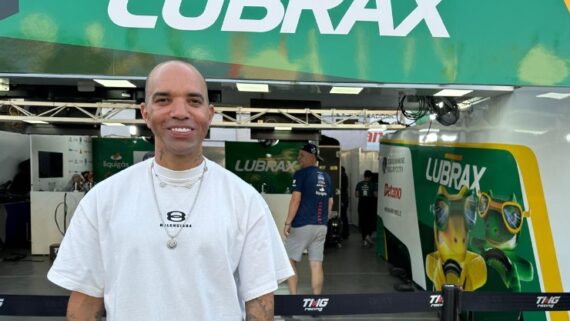 Tardelli na Stock Car em BH: ídolo do Atlético visita boxes de amigo piloto