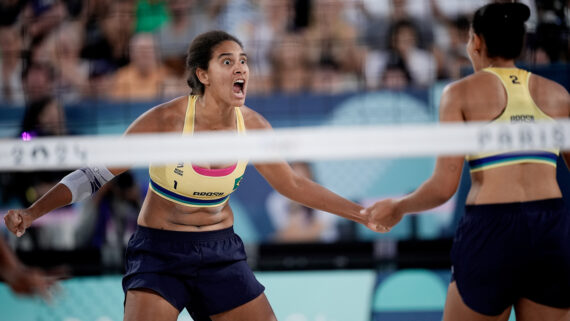 Ana Patrícia e Duda celebram ponto (foto: © Alexandre Loureiro/COB	
)