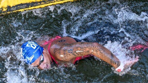 Ana Marcela Cunha durante prova da maratona aquática (foto: Leandro Couri/EM/D.A Press)