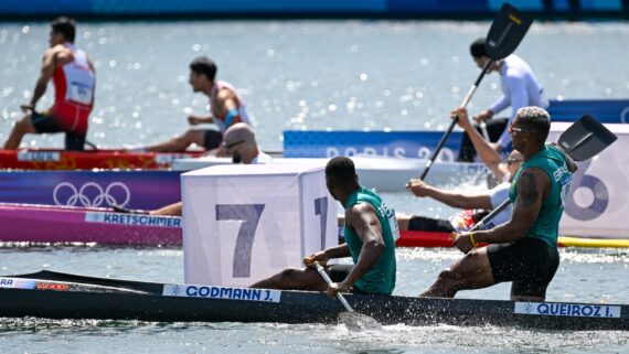 Isaquias Queiroz e Jacky Godmann não tiveram bom desempenho na final do C2 500m (foto: Leandro Couri/EM/D.A Press)