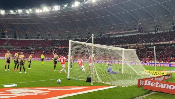 Inter buscou empate no fim com o Athletico-PR (foto: Reprodução/Instagram/SC Internacional)