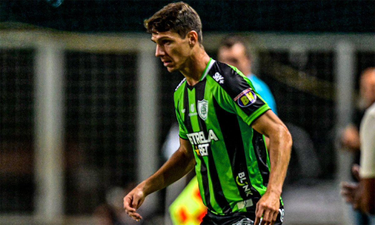 Alê perdeu pênalti no primeiro tempo (foto: Mourão Panda/América)