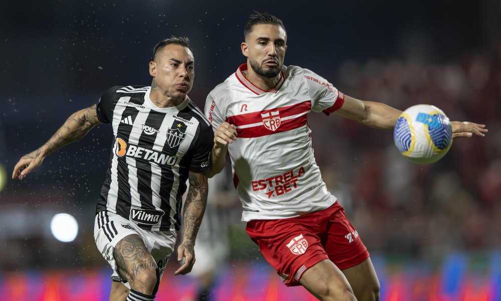 Vargas em CRB 2 x 2 Atlético (foto: Pedro Souza/Atlético)