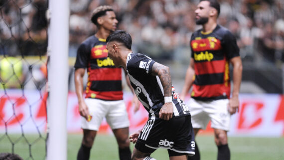 Matías Zaracho comemora gol pelo Atlético diante do Sport na Copa do Brasil (foto: Alexandre Guzanshe/EM/D.A Press)