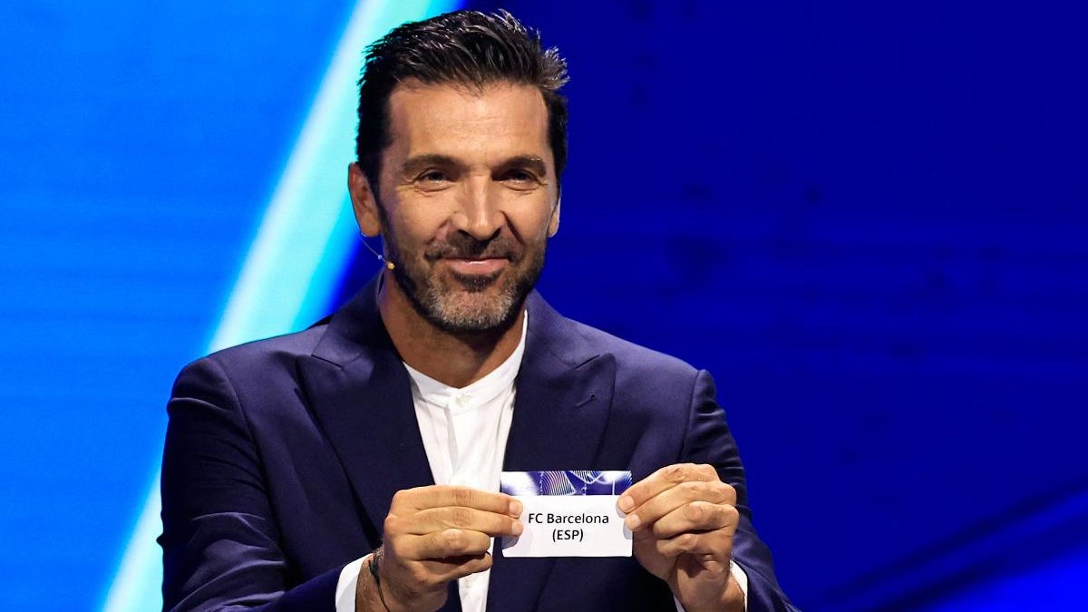Buffon, lendário goleiro italiano da Juventus, durante sorteio da Champions League (foto: VALERY HACHE/AFP)