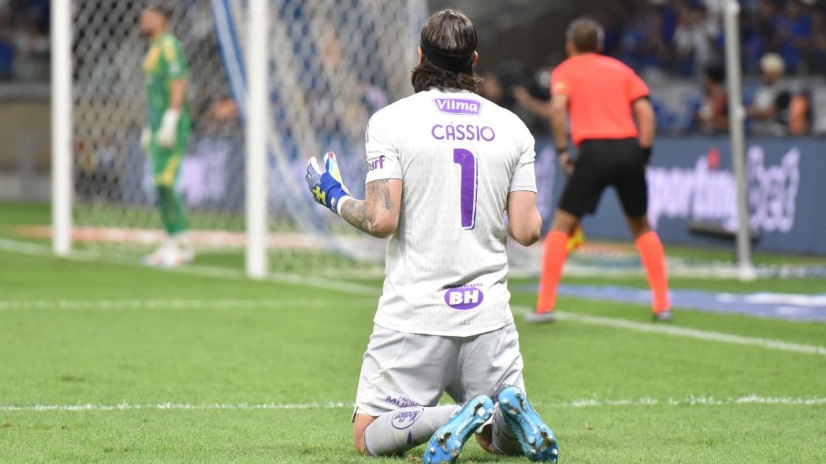 Cássio, goleiro do Cruzeiro, durante disputa de pênaltis contra o Boca Juniors (foto: Ramon Lisboa/EM/D.A Press)