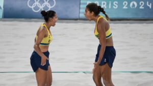 Duda e Ana Patrícia comemoram ponto em Paris 2024 - Crédito: 