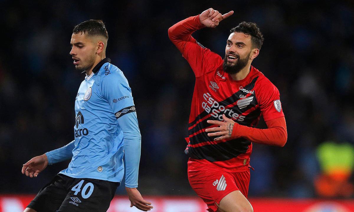 Mastriani fez o primeiro gol do Athletico-PR sobre o Belgrano (foto: Diego Lima/AFP)