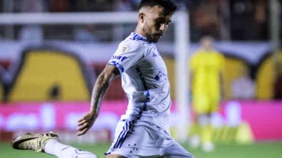 Matheus Henrique durante Vitória x Cruzeiro (foto: Gustavo Aleixo/Cruzeiro)