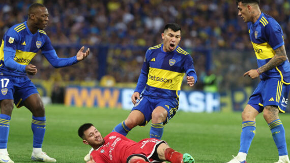 Gary Medel é novidade na lista do Boca Juniors na Copa Sul-Americana (foto: ALEJANDRO PAGNI/AFP)