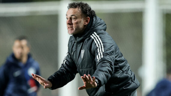 Técnico Gabriel Milito durante San Lorenzo 1 x 1 Atlético na Libertadores (foto: Pedro Souza/Atlético)