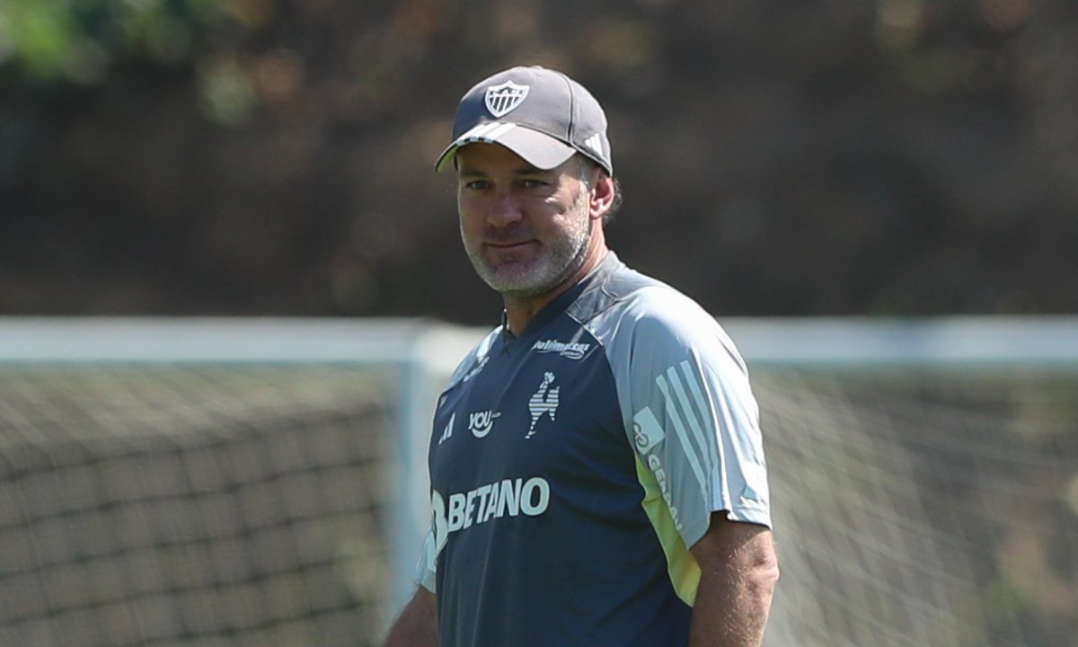 Gabriel Milito em treino do Atlético na Cidade do Galo (foto: Pedro Souza/Atlético)