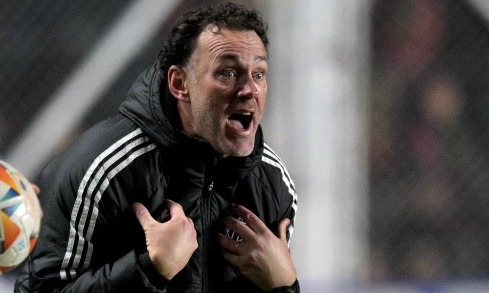 Gabriel Milito durante San Lorenzo 1 x 1 Atlético (foto: JUAN MABROMATA / AFP)