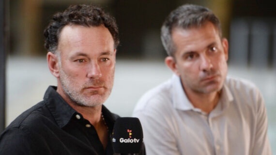 Gabriel Milito, técnico do Atlético, ao lado de Victor Bagy, diretor de futebol do clube (foto: Túlio Santos/EM/D.A Press)