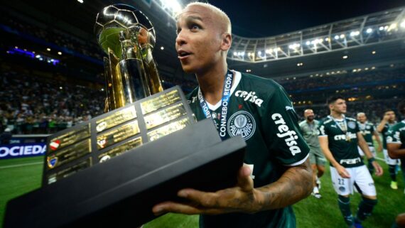 Com gol na final, Deyverson conquistou a Libertadores pelo Palmeiras, em 2021 (foto: Staff Images/Conmebol)