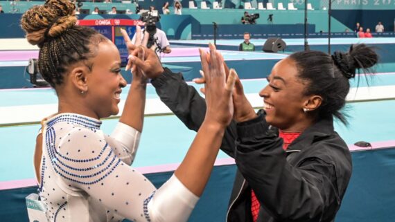 Ginastas Rebeca Andrade e Simone Biles (foto: Leandro Couri/EM/D.A Press)